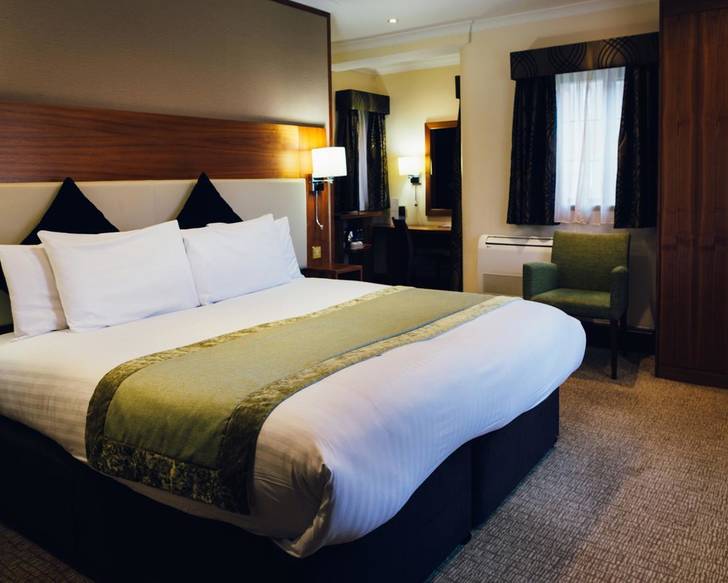 Day Rooms Mercure Letchworth Hall Hotel - no booking fee